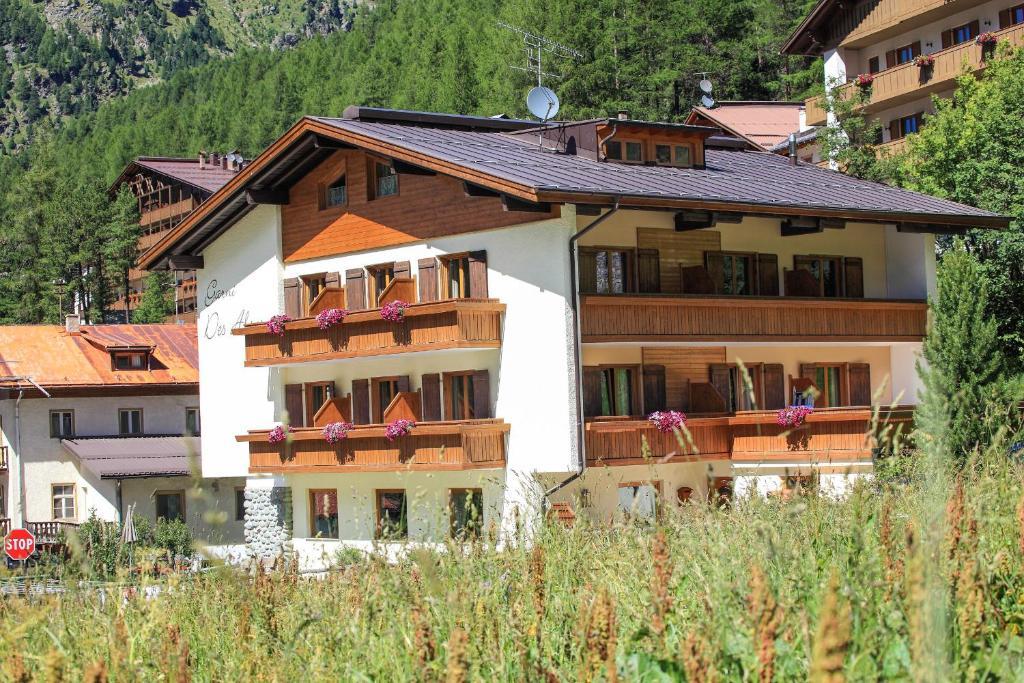 Garni Des Alpes Hotel Solda Exterior foto